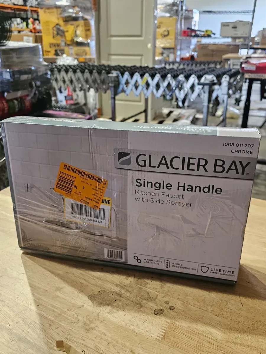 Single Handle Standard Kitchen Faucet in Chrome with White Side Sprayer - image 4