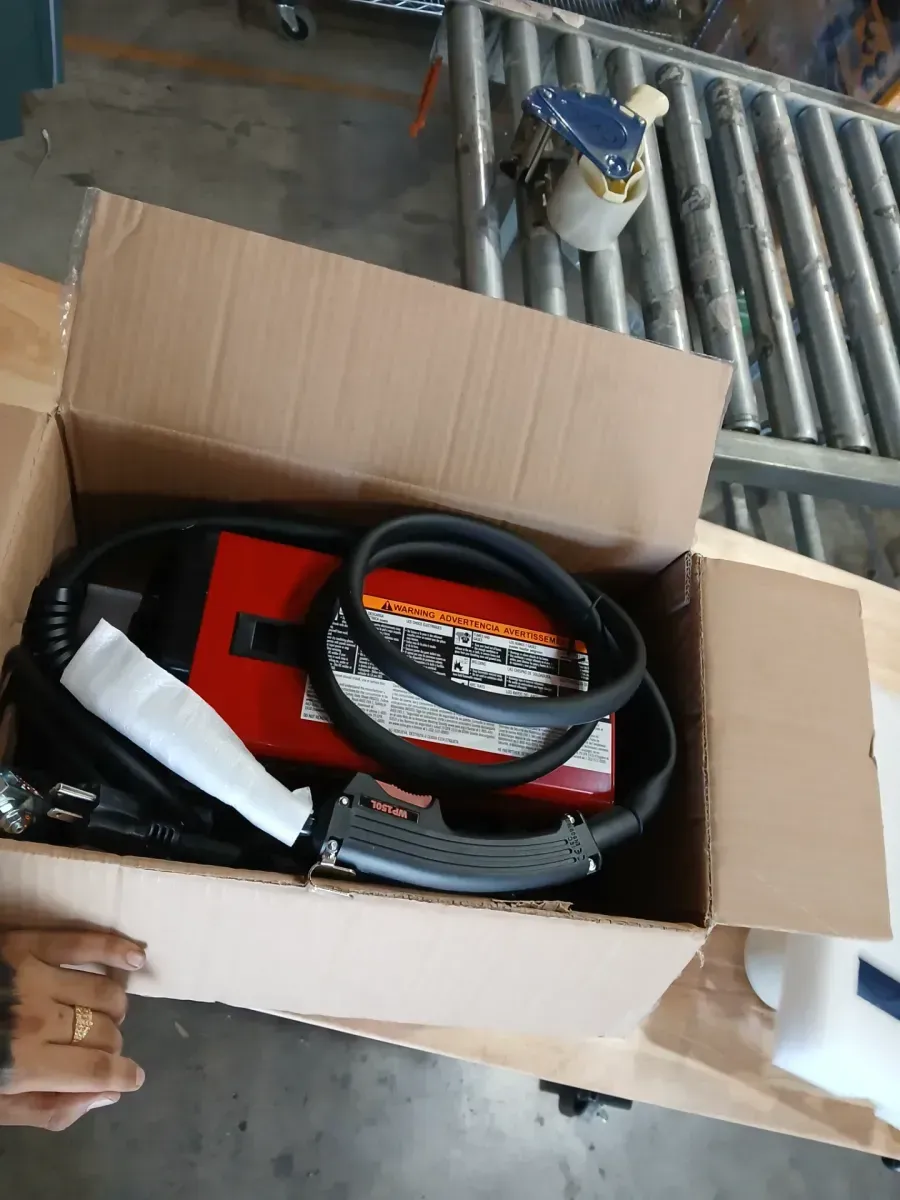 Lincoln Electric WELD-PAK 80iFC Flux-Core Welder Starter Kit - image 4