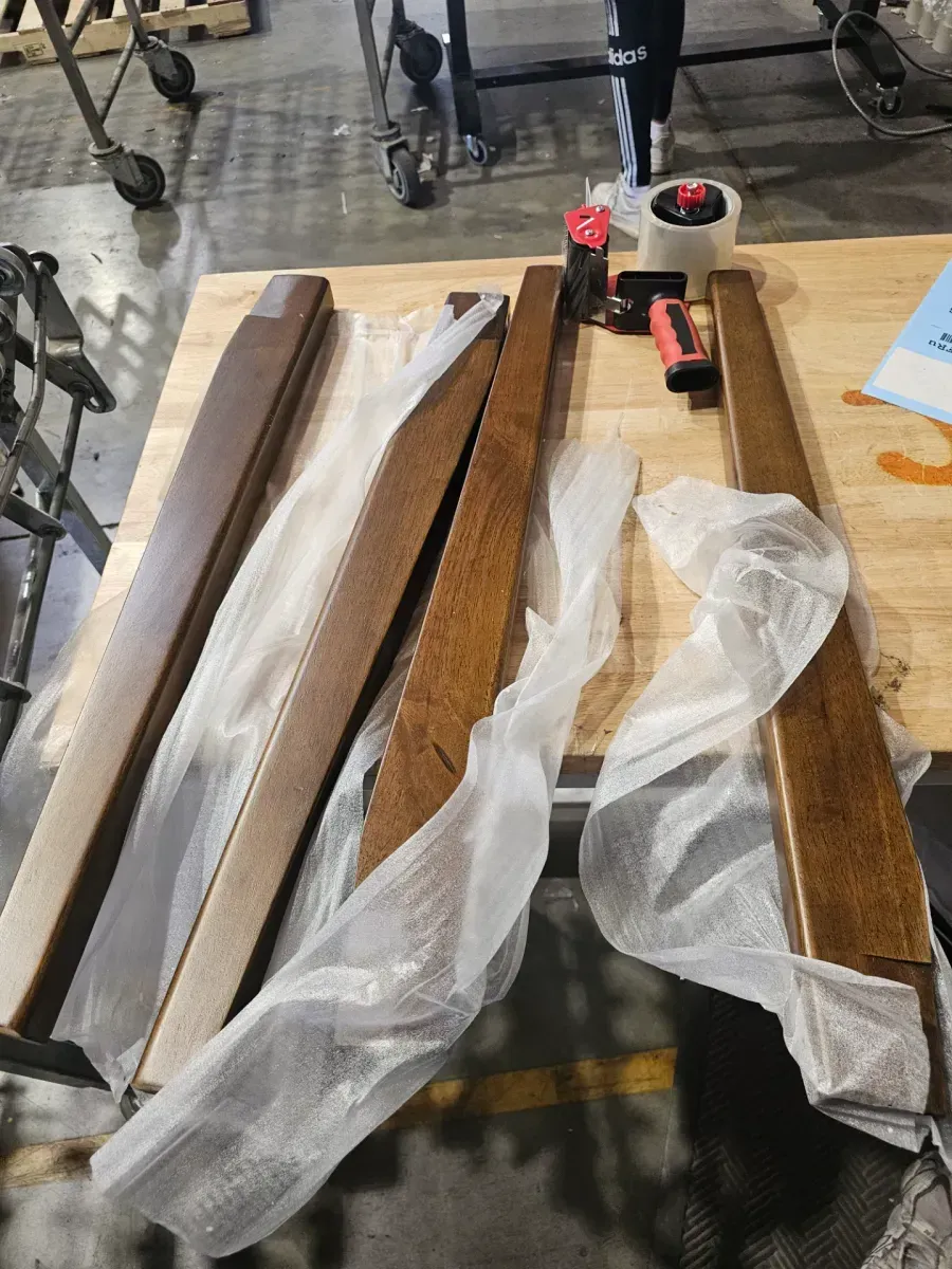 Mid-Century Modern Extendable Dining Table in Walnut Finish - image 4