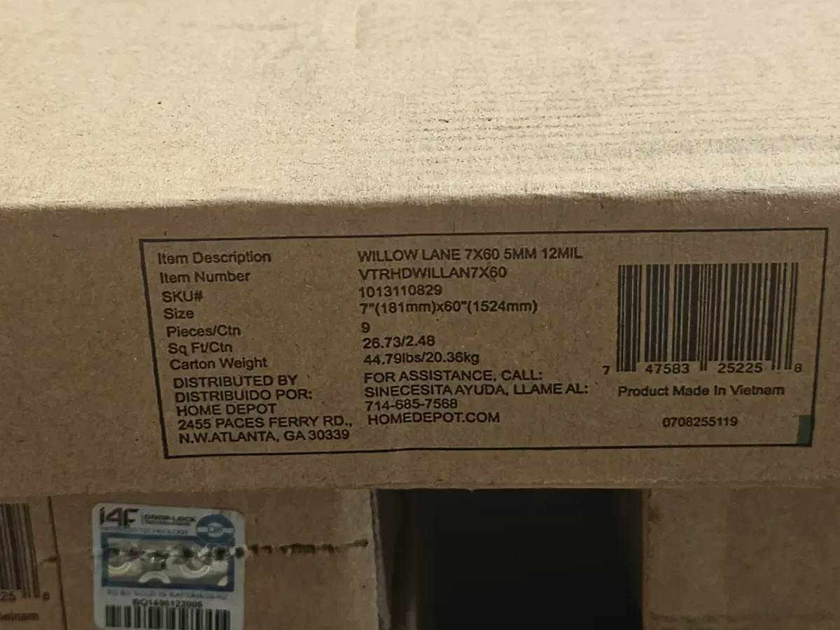 Light Natural Oak Wood-Look Flooring Planks - image 3