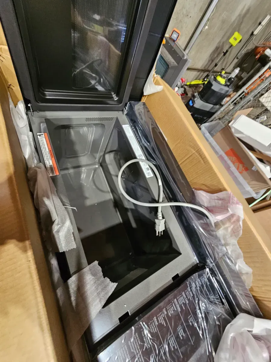 20.6 in. W 1 cu. ft. Countertop Microwave in Stainless Steel Convection with Air Fry 1050-Watt - image 3