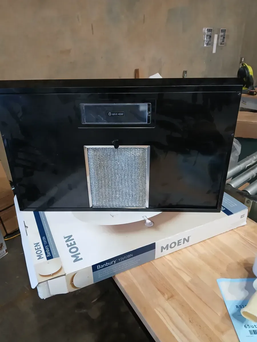 White Under-Cabinet Range Hood (Arno 30 in. 240 CFM Convertible Under Cabinet Range Hood in White with Lighting and Charcoal Filter) - image 3