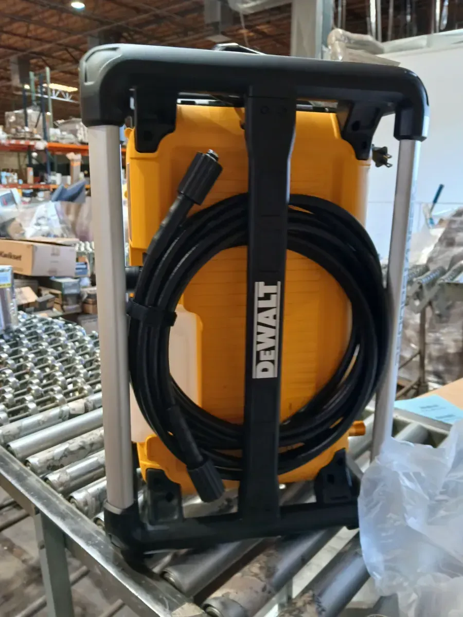 DEWALT 2600 PSI 1.1 GPM Electric Pressure Washer - image 4