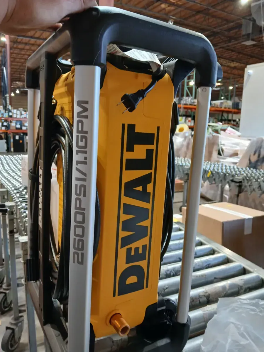 DEWALT 2600 PSI 1.1 GPM Electric Pressure Washer - image 7