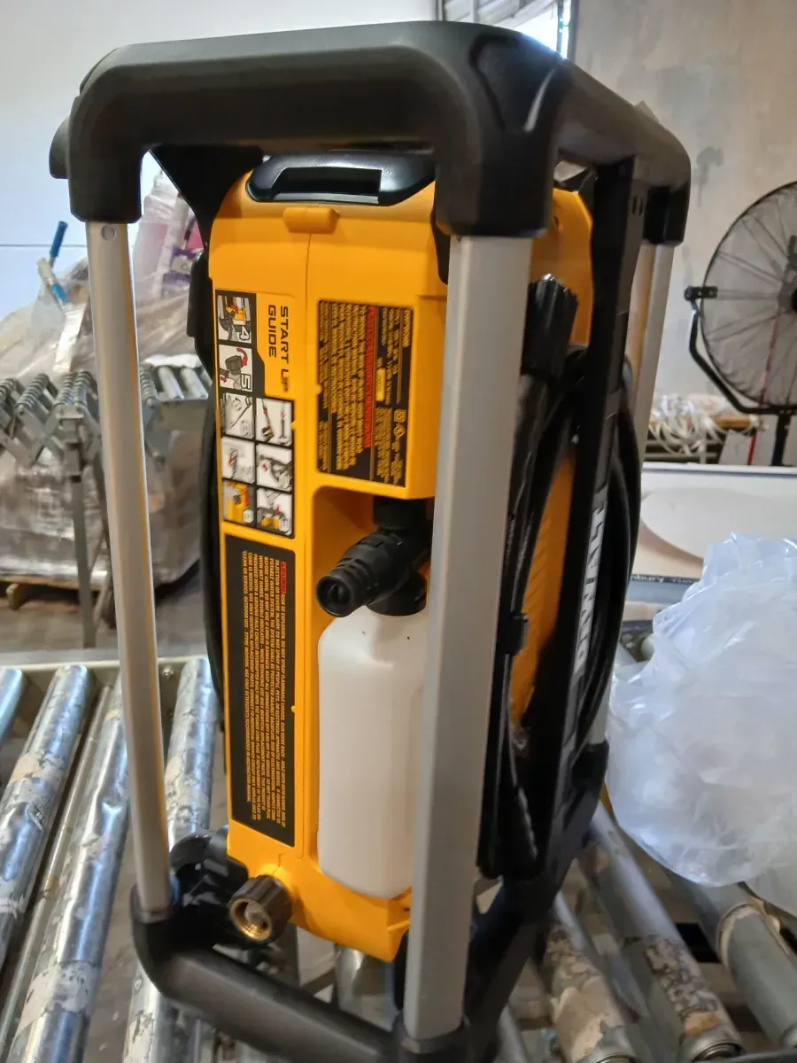 DEWALT 2600 PSI 1.1 GPM Electric Pressure Washer - image 6