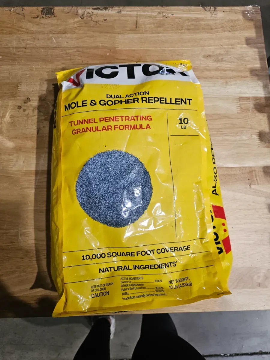 Victor Dual Action Mole & Gopher Repellent, 10 lbs - image 2