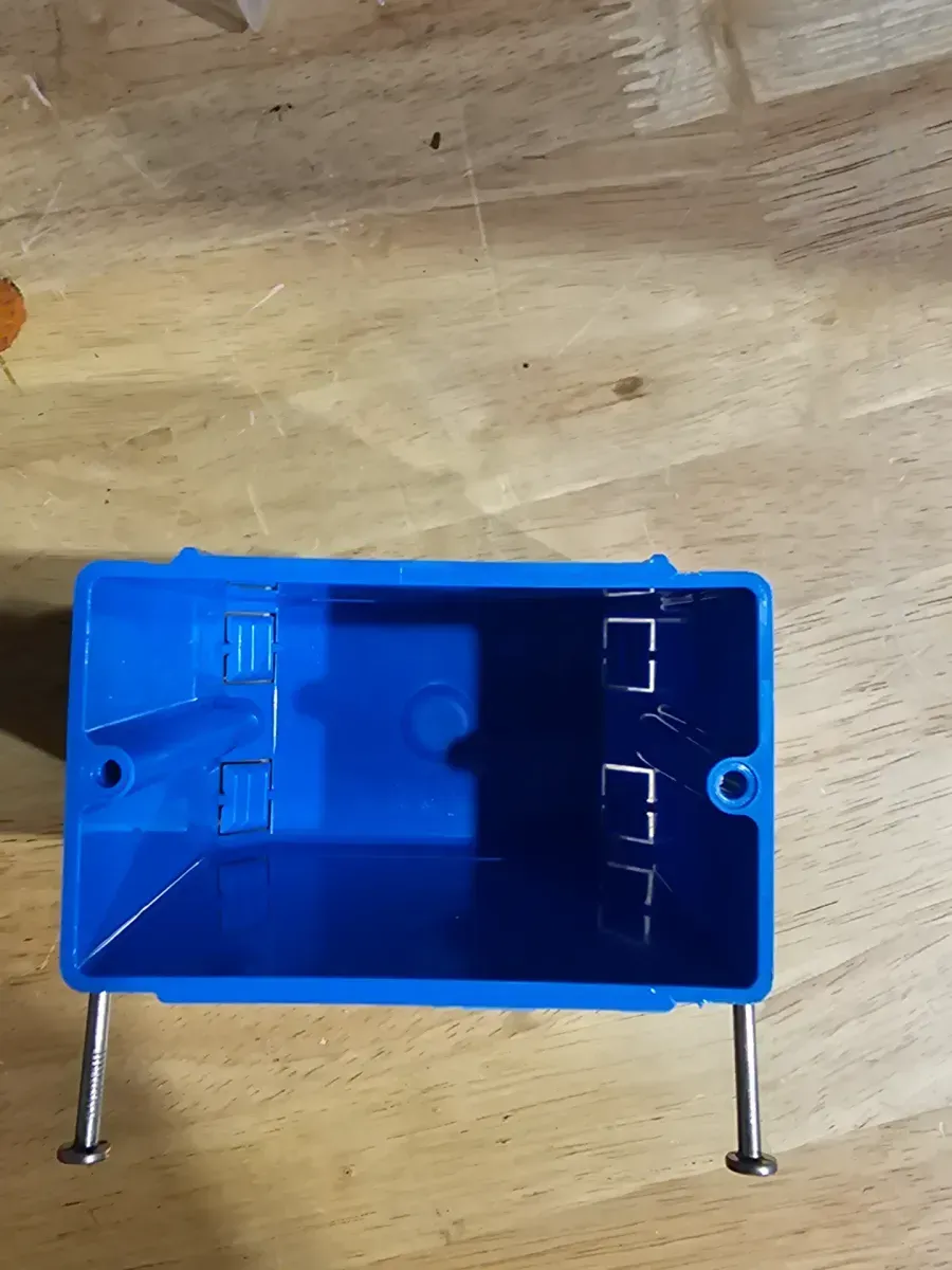 Single-Gang Nail-On New Work Electrical Box - image 4