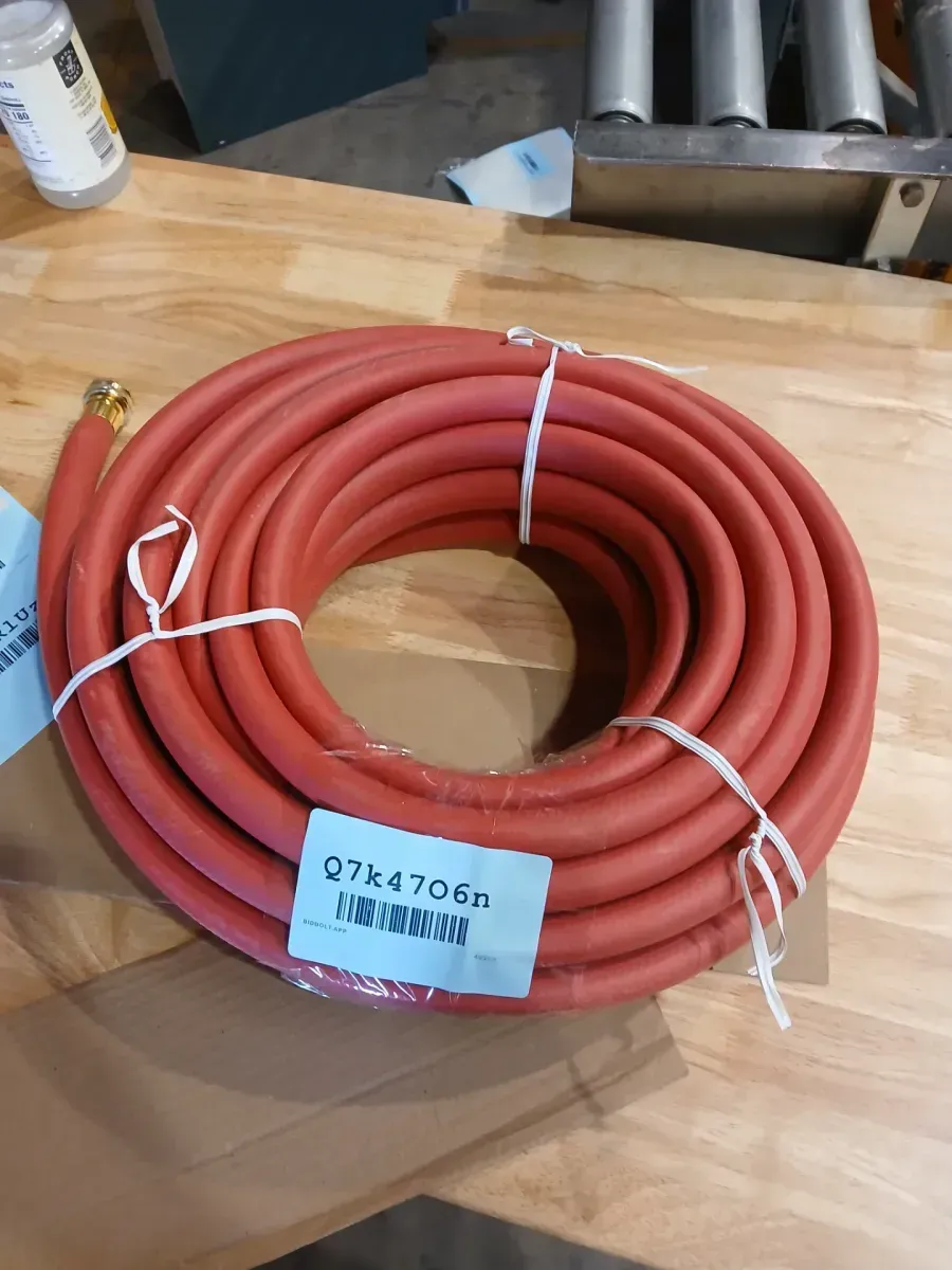 Flexzilla Pro Air Hose, 3/8-Inch x 50-Foot, 300 PSI (3/8 in. x 50 ft. Pro Air Hose with 1/4 in. MNPT Fittings) - image 3