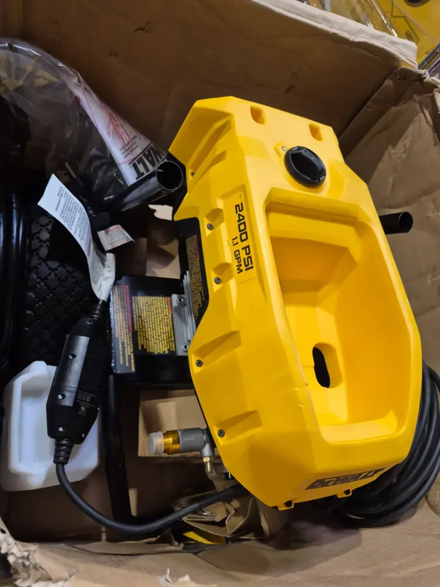 DEWALT 2400 PSI 1.1 GPM Cold Water Electric Pressure Washer - image 4