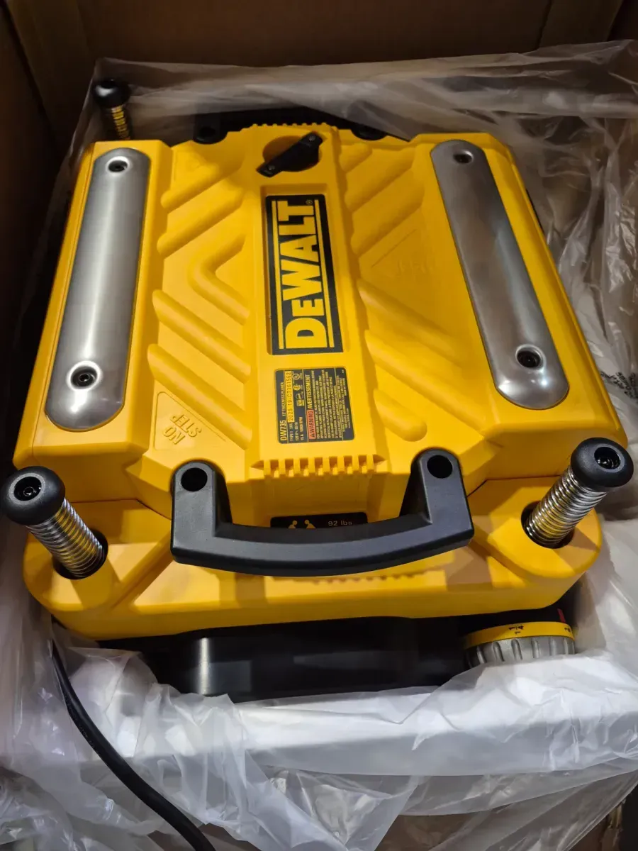 DEWALT 15 Amp Corded 13 in. Heavy-Duty 2-Speed Bench Planer with (3) Knives, In Feed Table and Out Feed Table - image 4