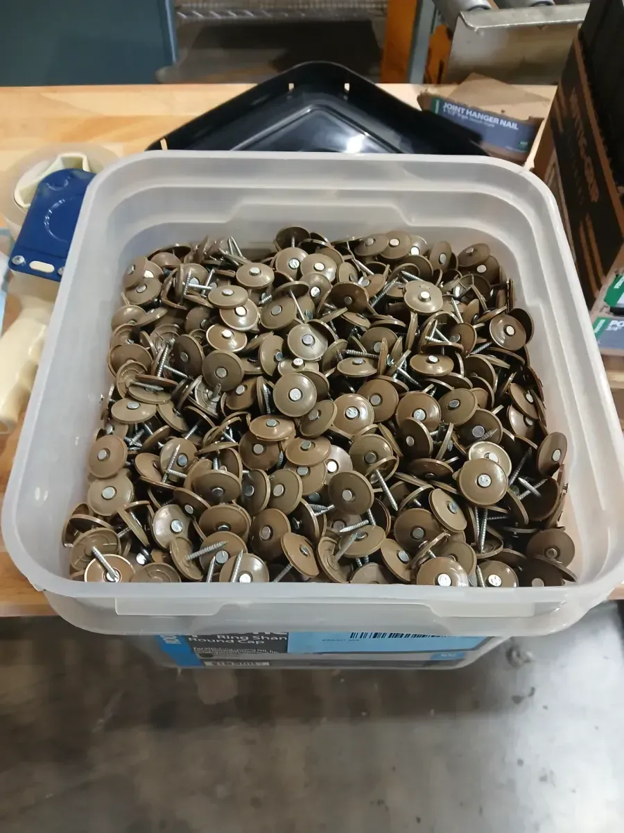 1 in. Electro Galvanized Plastic Cap Nail 3M Bucket - image 3