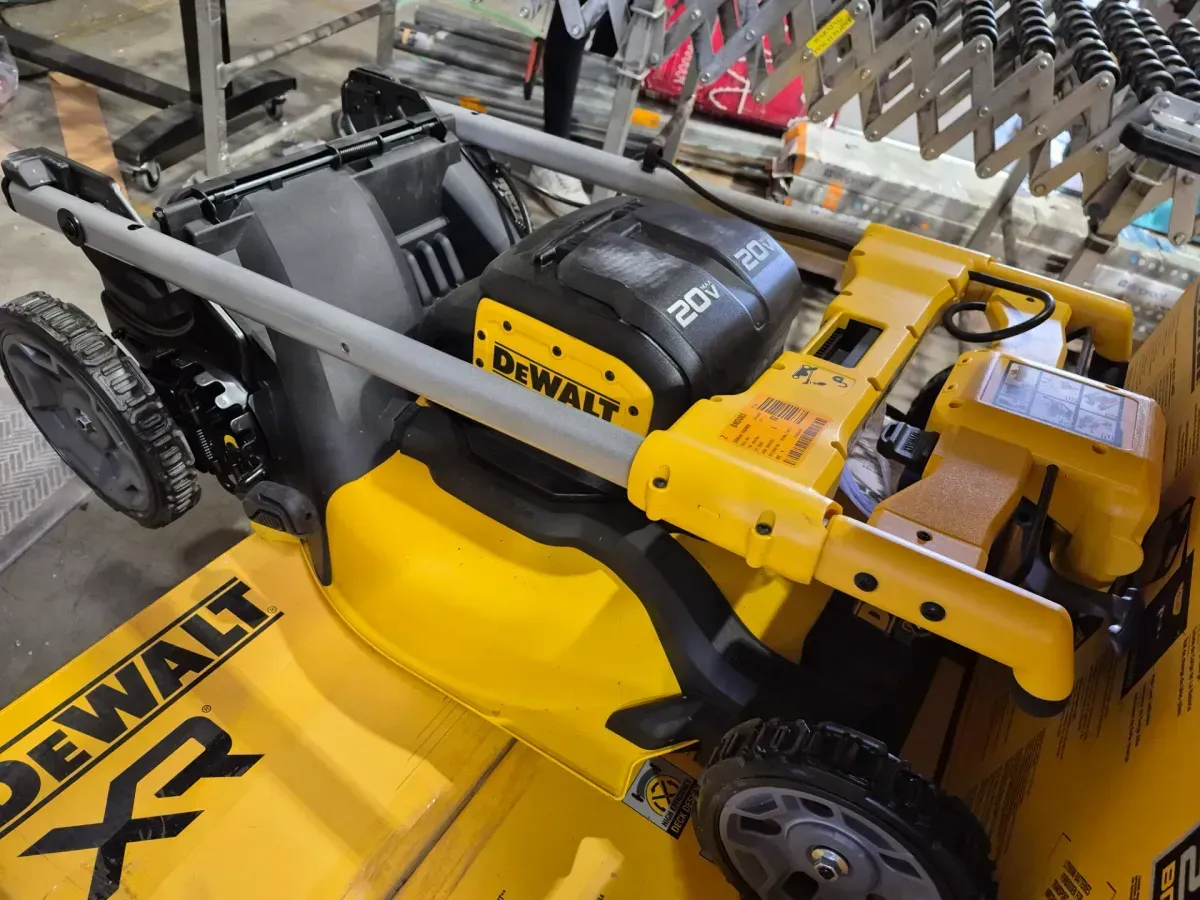 2x20V MAX 21 in. Cordless Battery Powered Push Lawn Mower Kit with (2) 10 Ah Batteries and Chargers - image 5