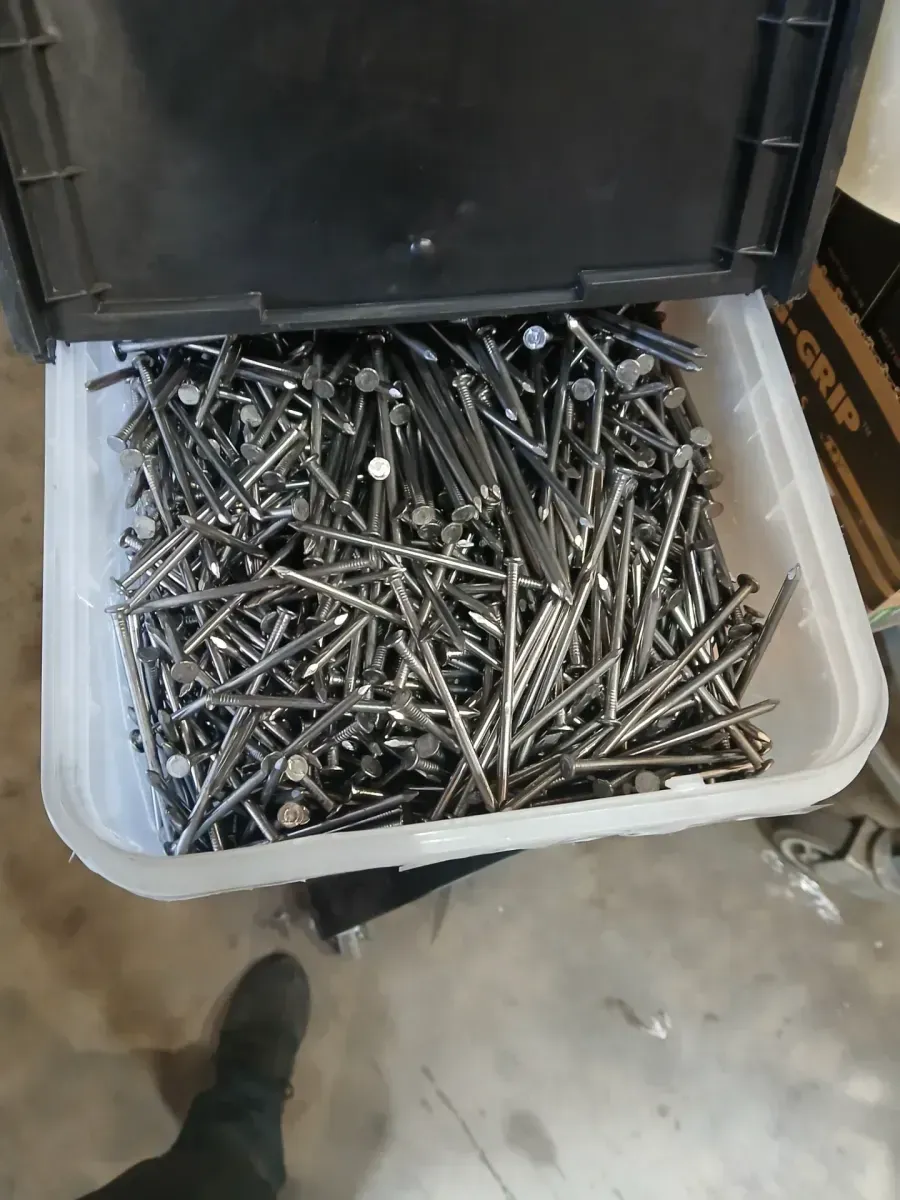 16D (3-1/2 in.) Bright Common Nail 30 lbs. Bucket - image 3