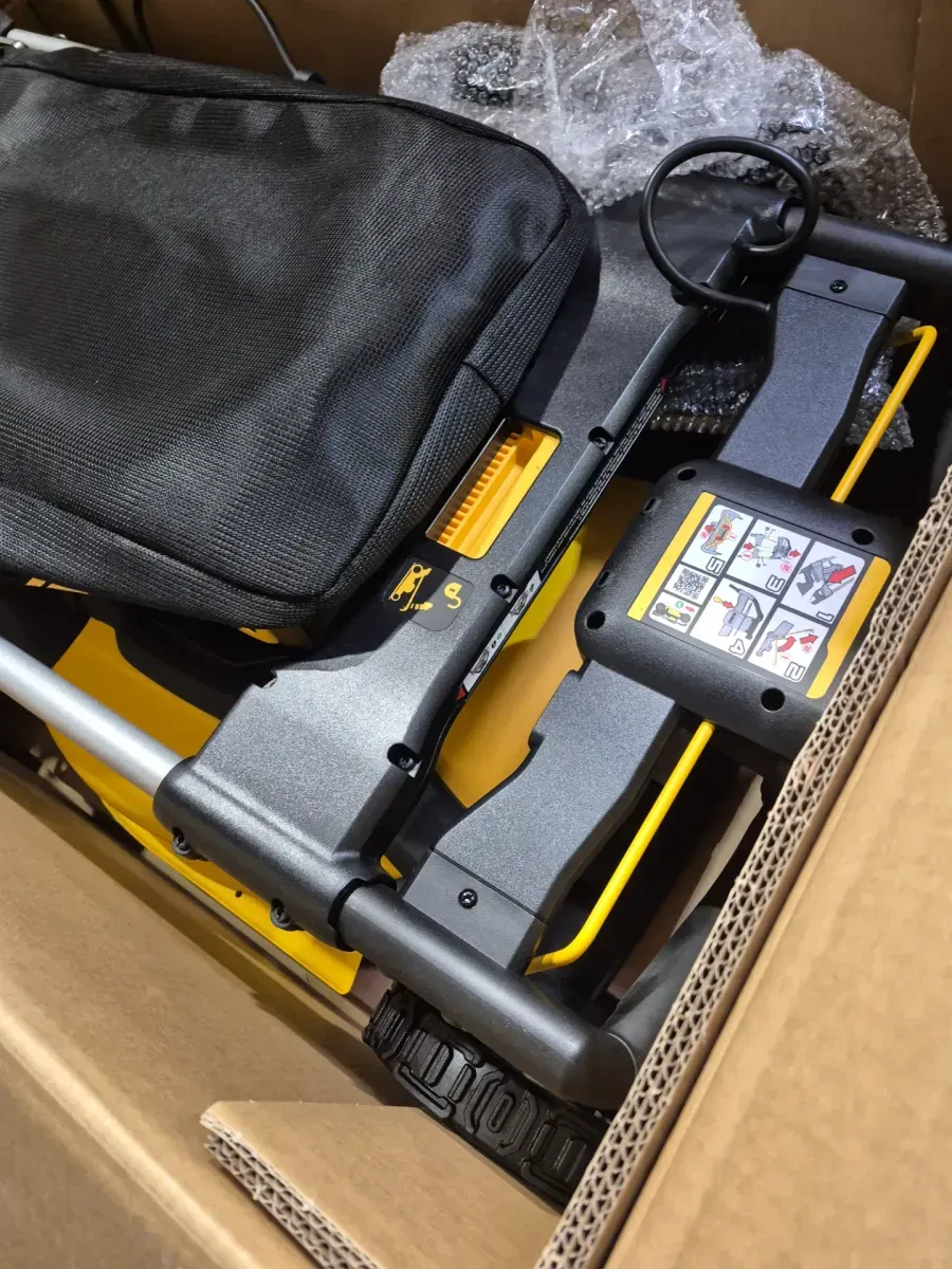 2x20V MAX 21 in. Cordless Battery Powered Push Lawn Mower Kit with (2) 10 Ah Batteries and Chargers - image 6