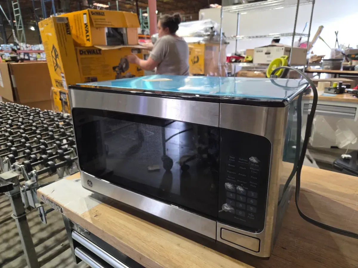 GE 1.1 Cu. Ft. Capacity Countertop Microwave Oven - image 3