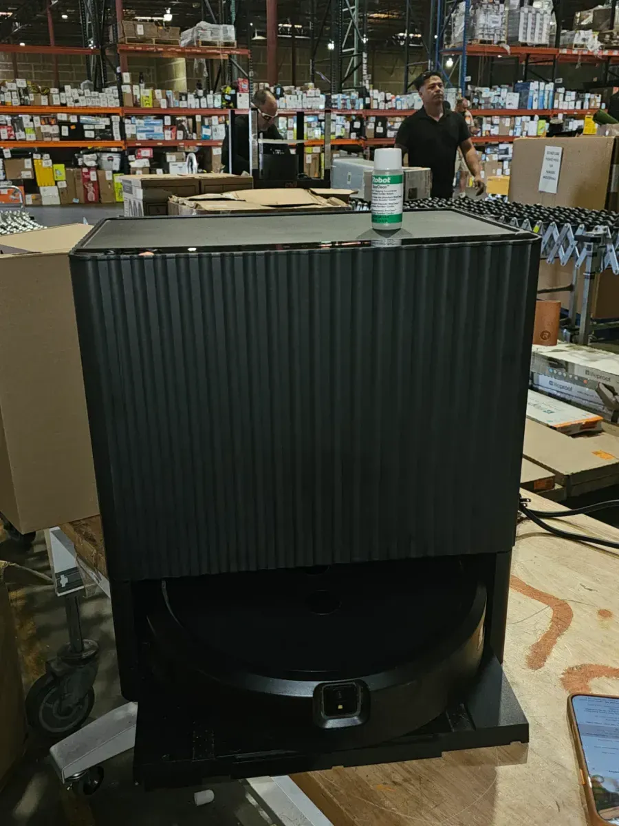 Roomba Combo® 10 Max robot + AutoWash™ dock - image 4