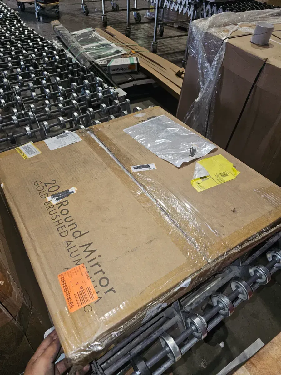 Sage 20 in. W x 20 in. H Round Aluminum Framed Wall Bathroom Vanity Mirror in Brushed Gold - image 5