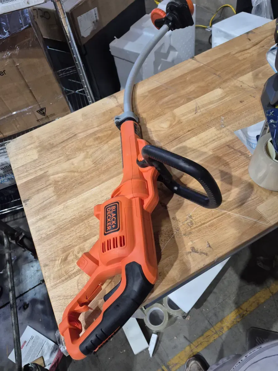 14 in. 7.5 AMP Corded Electric Curved Shaft 0.080 in. Single Line 2-in-1 String Trimmer & Lawn Edger with Automatic Feed - image 4