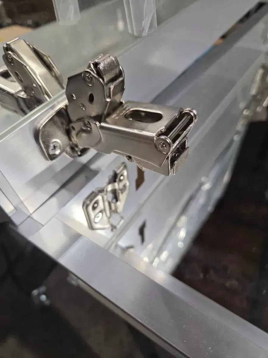 ***The lever is broken.*** Mallard 15 in. W x 25 in. H Single Door Rectangular Silver Aluminum Recessed/Surface Mount Medicine Cabinet with Mirror - image 5