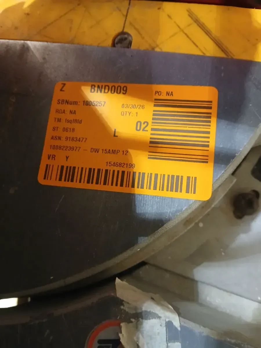 DeWalt 12-Inch Double Bevel Sliding Compound Miter Saw - image 4