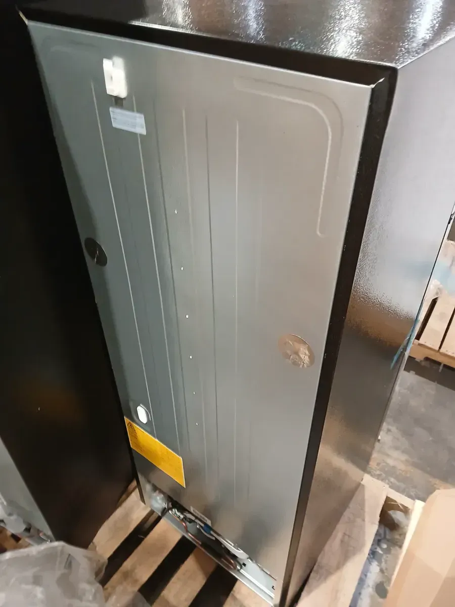 Vissani 7.2 cu. ft. Top Freezer Refrigerator in Fingerprint Resistant Stainless Steel Look - image 5