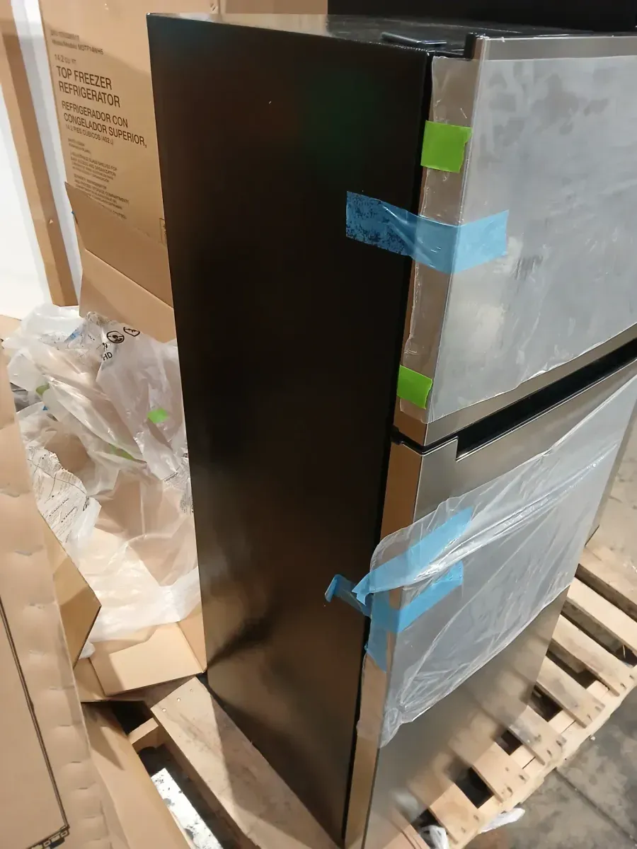 Vissani 7.2 cu. ft. Top Freezer Refrigerator in Fingerprint Resistant Stainless Steel Look - image 4