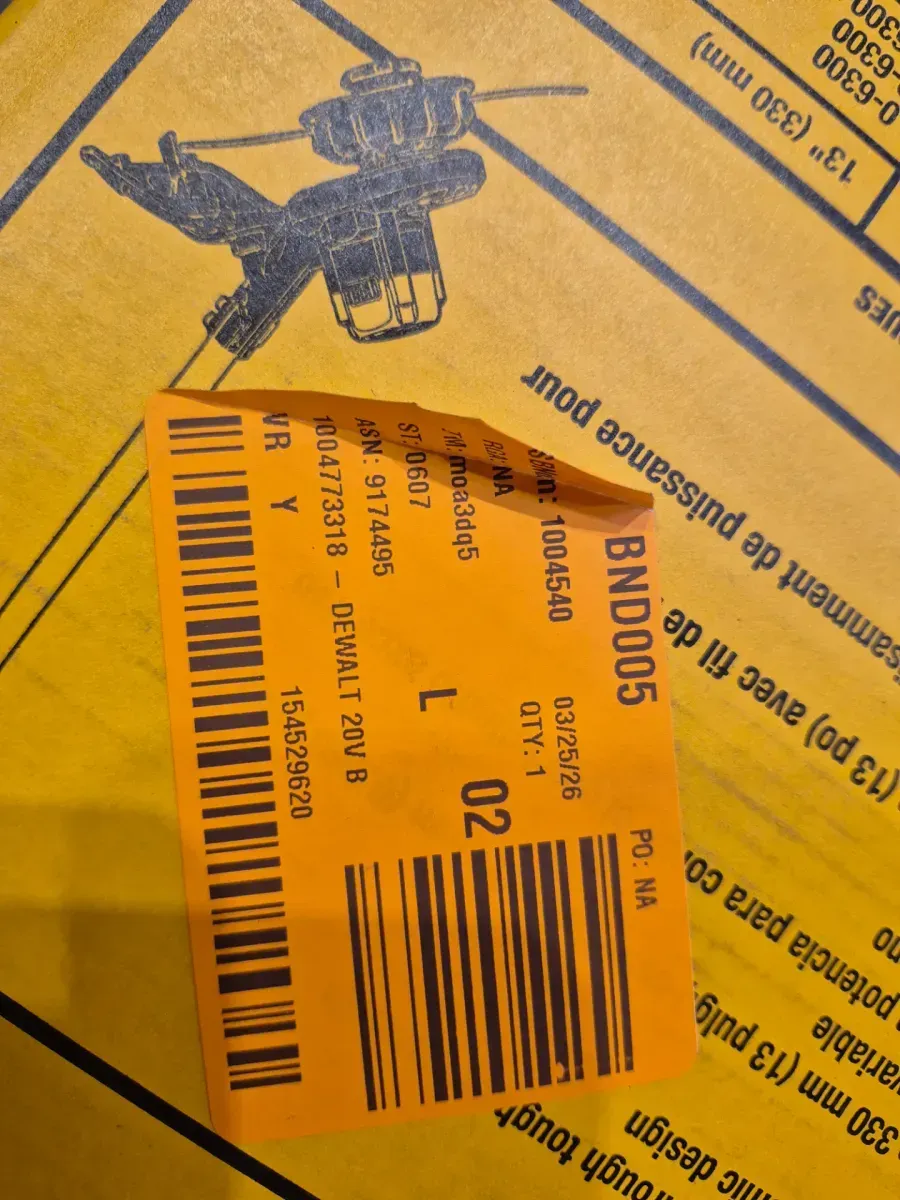 ***The device is missing a screw in the middle; because of this missing screw, it bends in the middle.***20V MAX 13 in. Cordless Battery Powered String Trimmer (Tool Only) - image 2