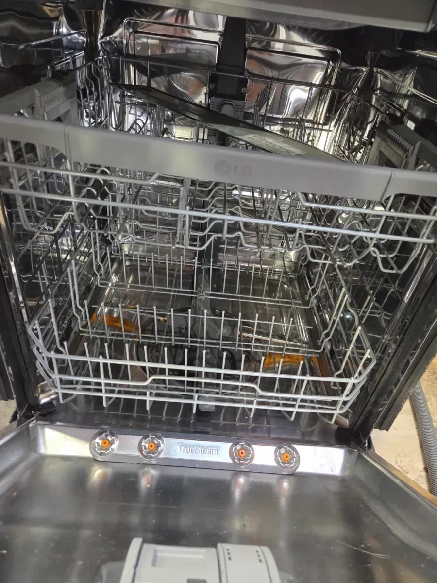 24 in. Top Control Standard 48 dBA Dishwasher with QuadWash in Stainless Steel - image 5