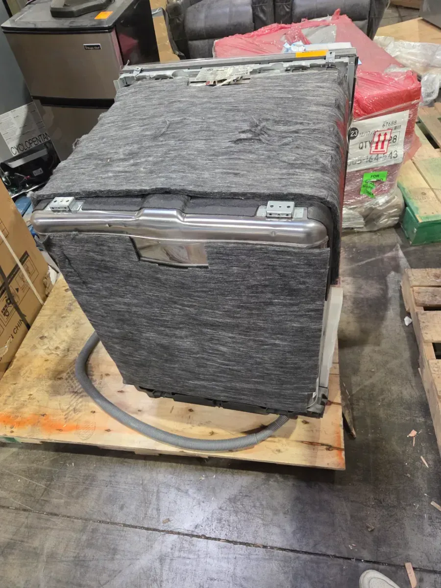 24 in. Top Control Standard 48 dBA Dishwasher with QuadWash in Stainless Steel - image 6