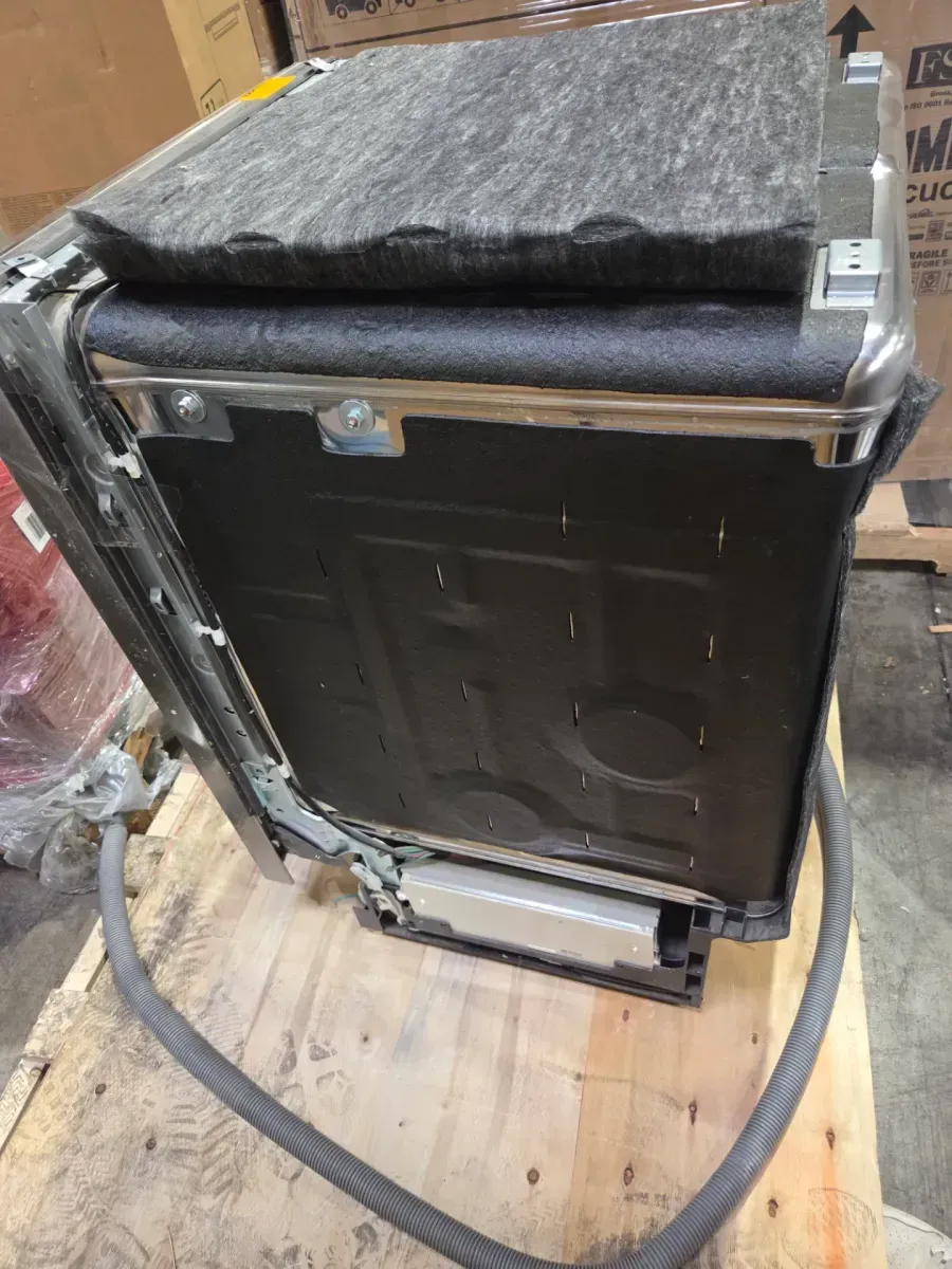 24 in. Top Control Standard 48 dBA Dishwasher with QuadWash in Stainless Steel - image 8