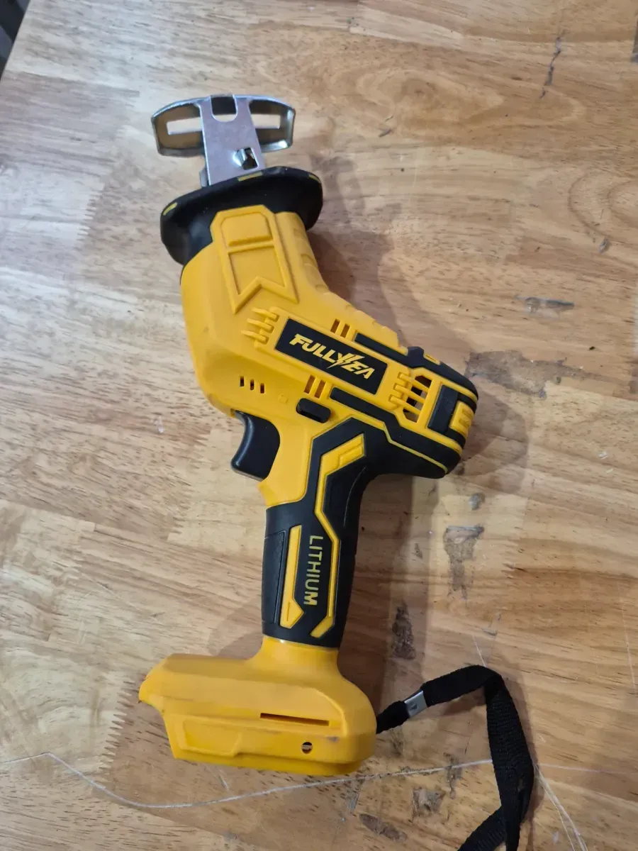 FULLYEA Cordless Mini Reciprocating Saw - image 2