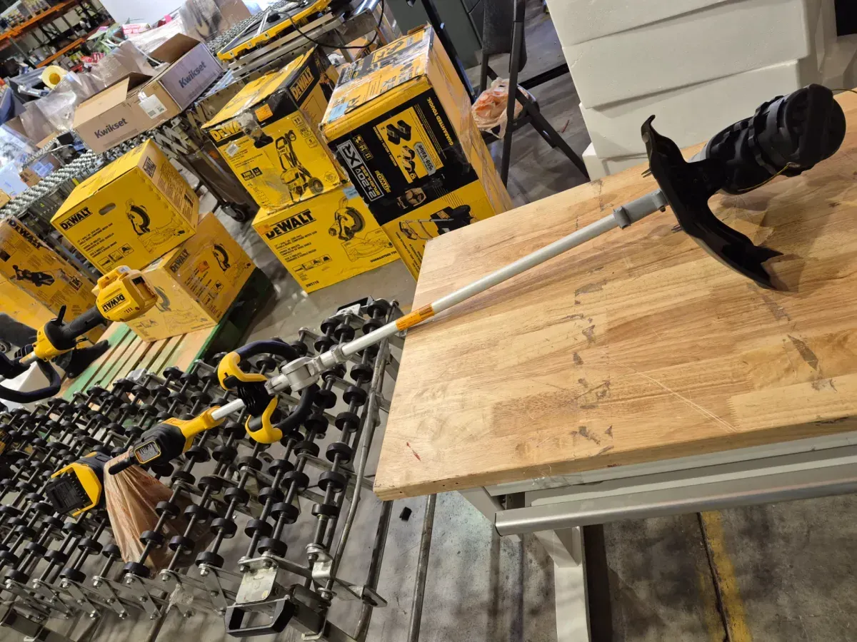 ***The battery isn't working.***20V MAX 14 in. Brushless Cordless Battery Powered Foldable String Trimmer Kit with (1) 5 Ah Battery & Charger - image 3