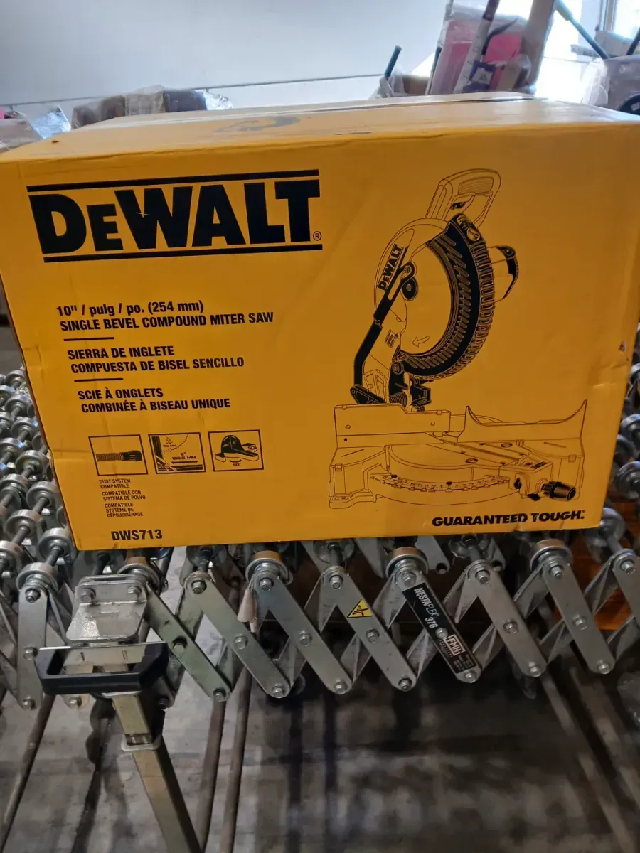 DEWALT 15 Amp Corded 10 in. Compound Single Bevel Miter Saw - image 2