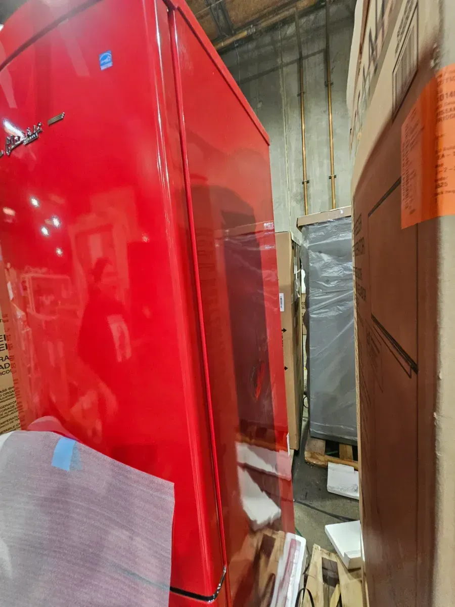 Classic Retro 28 in. 16.7 cu. ft. Frost Free Bottom Freezer Fridge in Candy Apple Red, Energy Star - image 9