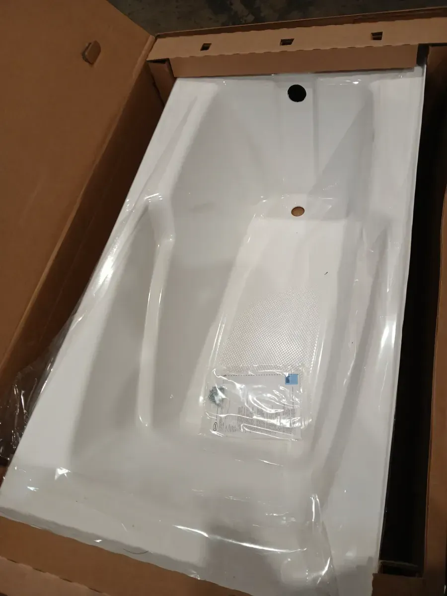 CETRA 60 in. x 32 in. Acrylic Left Drain Rectangular Alcove Soaking Bathtub in White - image 3