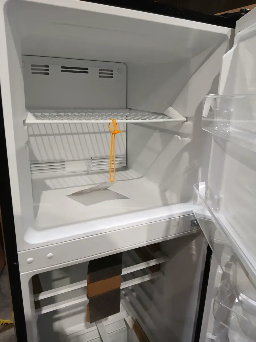 10.1 cu. ft. Top Freezer Refrigerator in Black, Garage Ready - image 9