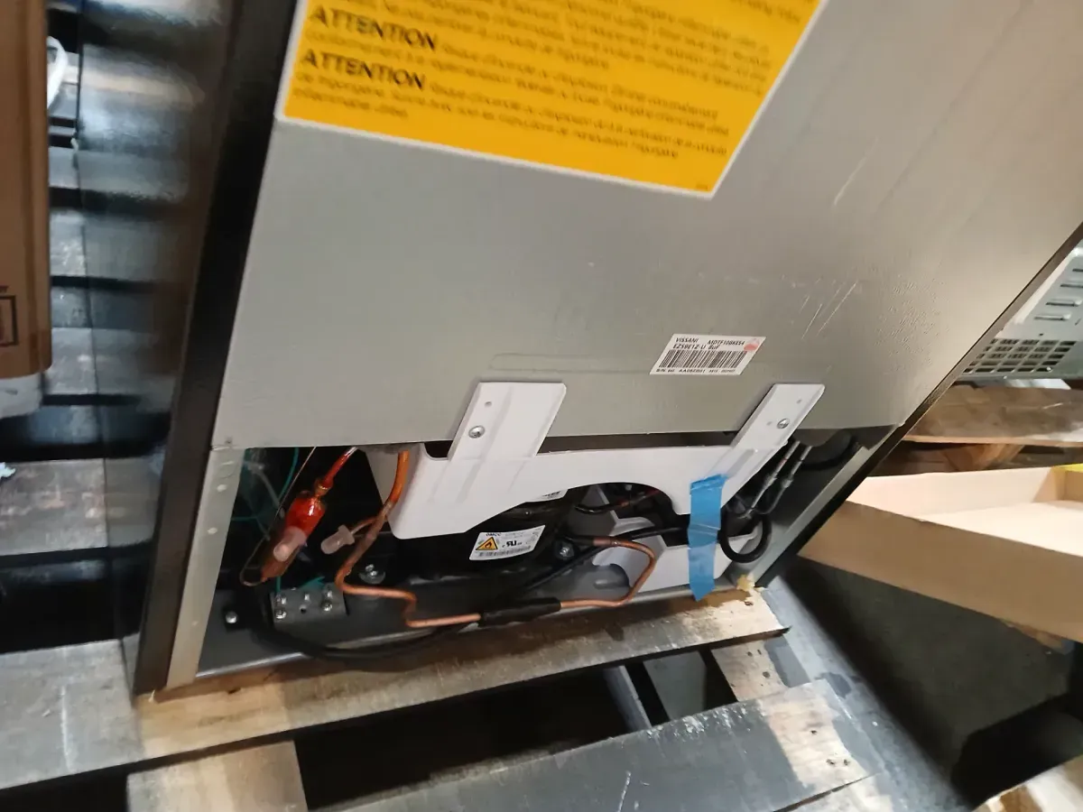 10.1 cu. ft. Top Freezer Refrigerator in Black, Garage Ready - image 5