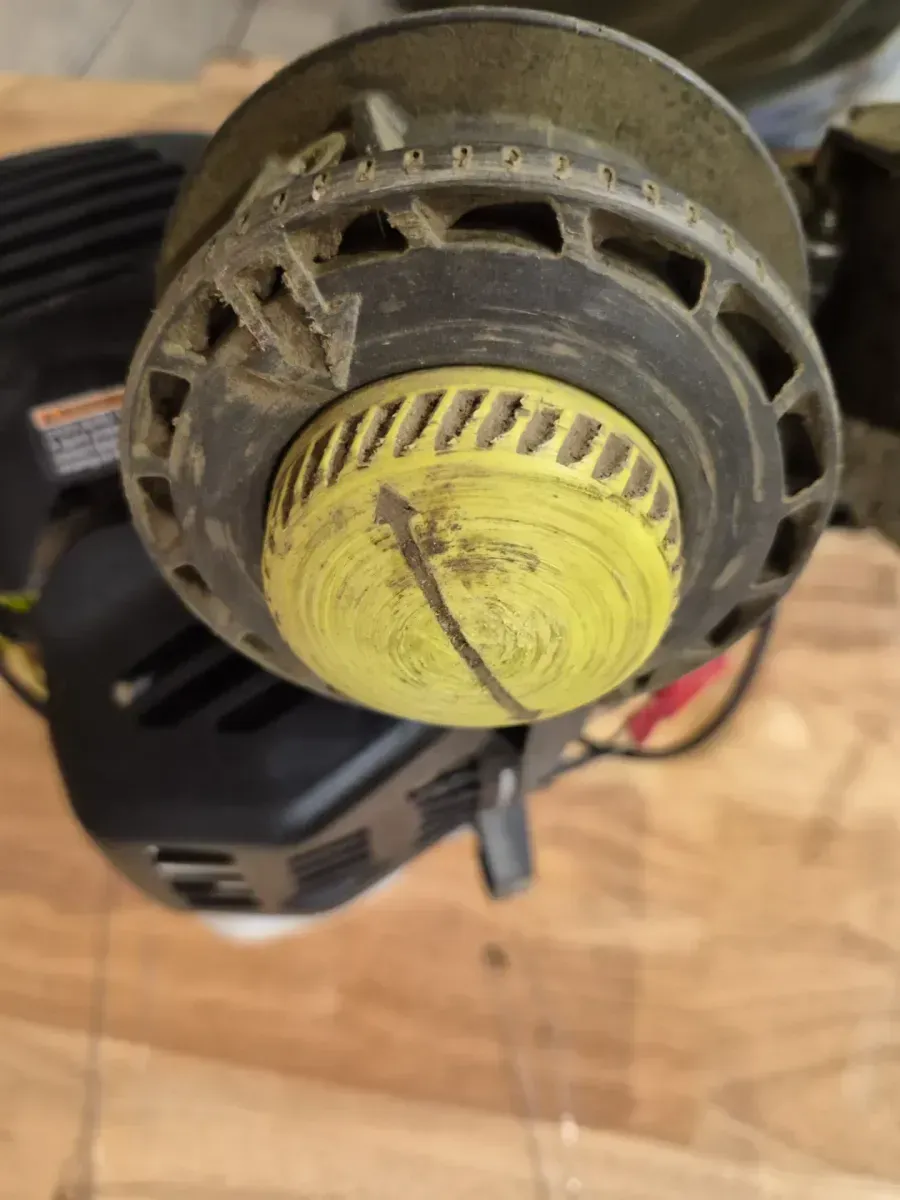 4-Stroke 30 cc Attachment Capable Straight Shaft Gas Trimmer - image 3