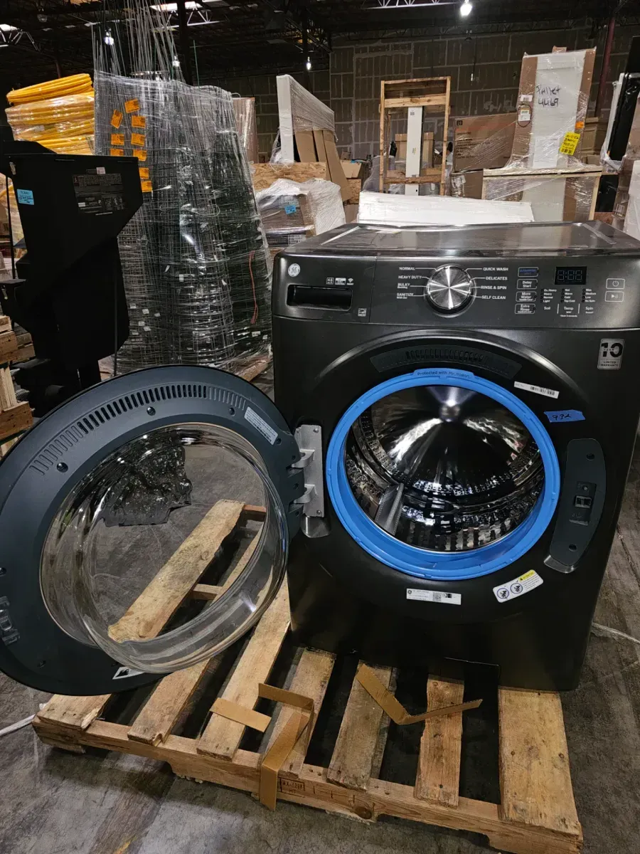 4.6 cu. ft. Capacity Smart Front Load Washer in Carbon Graphite with UltraFresh Vent System and OdorBlock - image 3