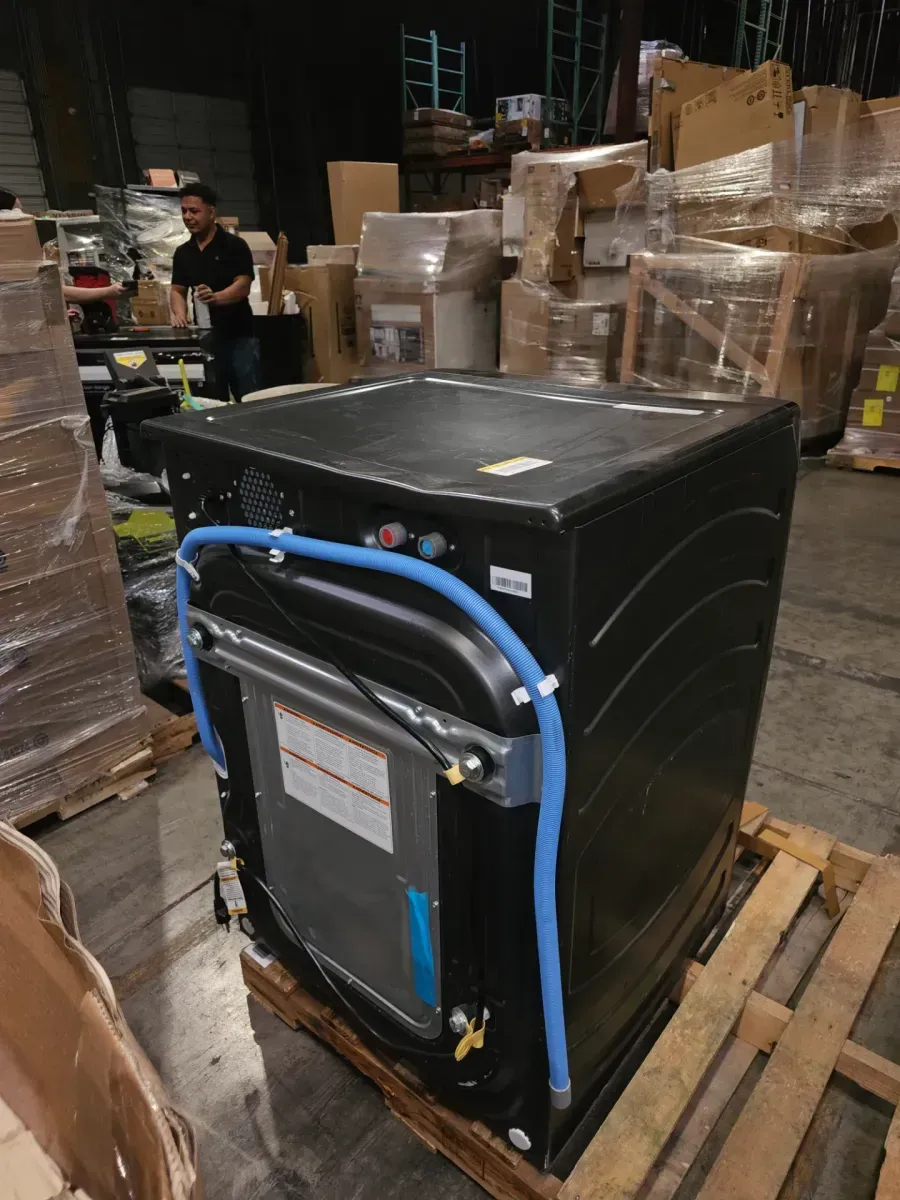 4.6 cu. ft. Capacity Smart Front Load Washer in Carbon Graphite with UltraFresh Vent System and OdorBlock - image 5