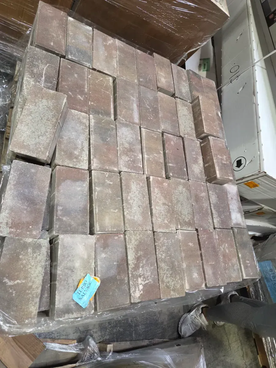 Pallet of Weathered Concrete Paver Bricks - image 1