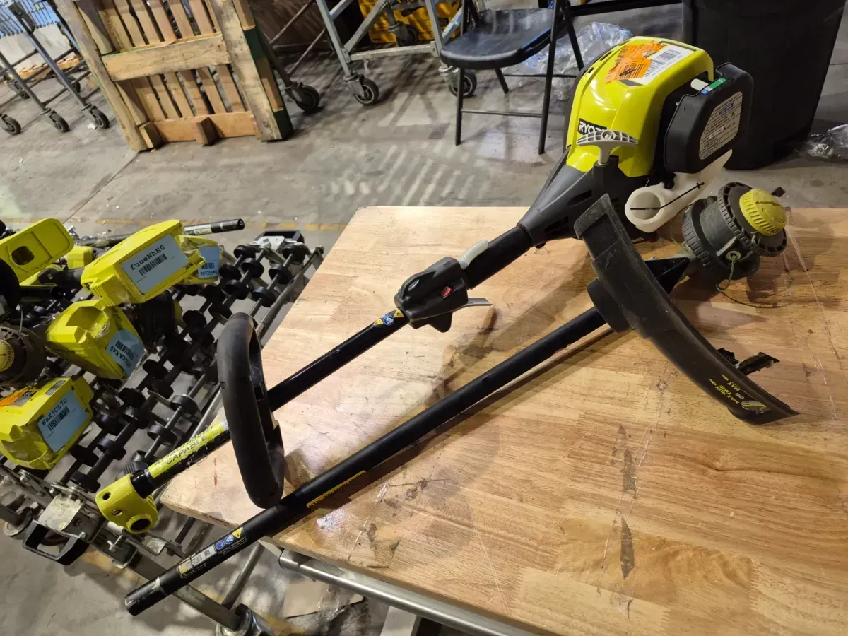 RYOBI 4-Stroke 30 cc Attachment Capable Straight Shaft Gas Trimmer - image 3