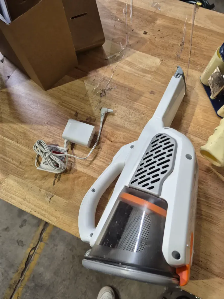 BLACK+DECKER dustbuster AdvancedClean+ 12-Volt MAX Cordless 7-cup Handheld Vacuum - image 4