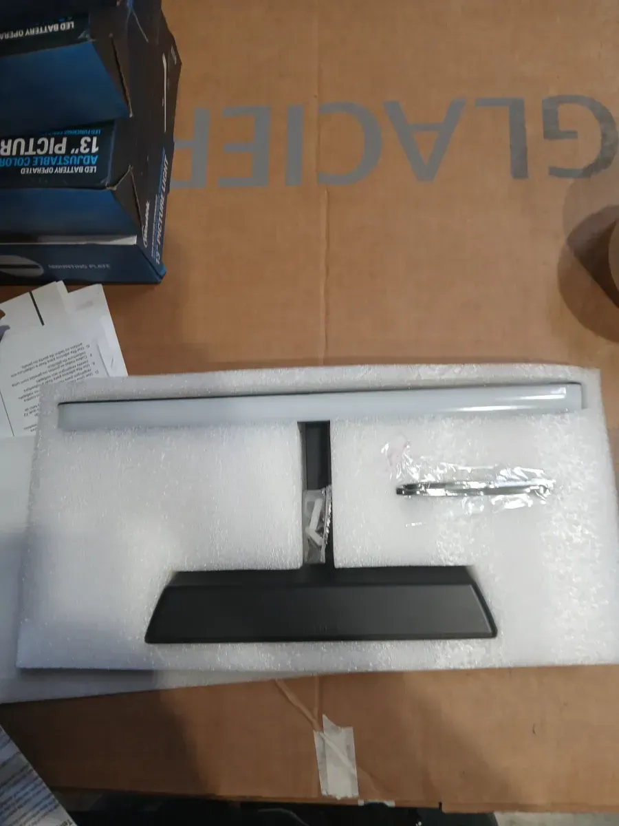 Matte Black 13 in. LED Adjustable White Picture Light - image 3