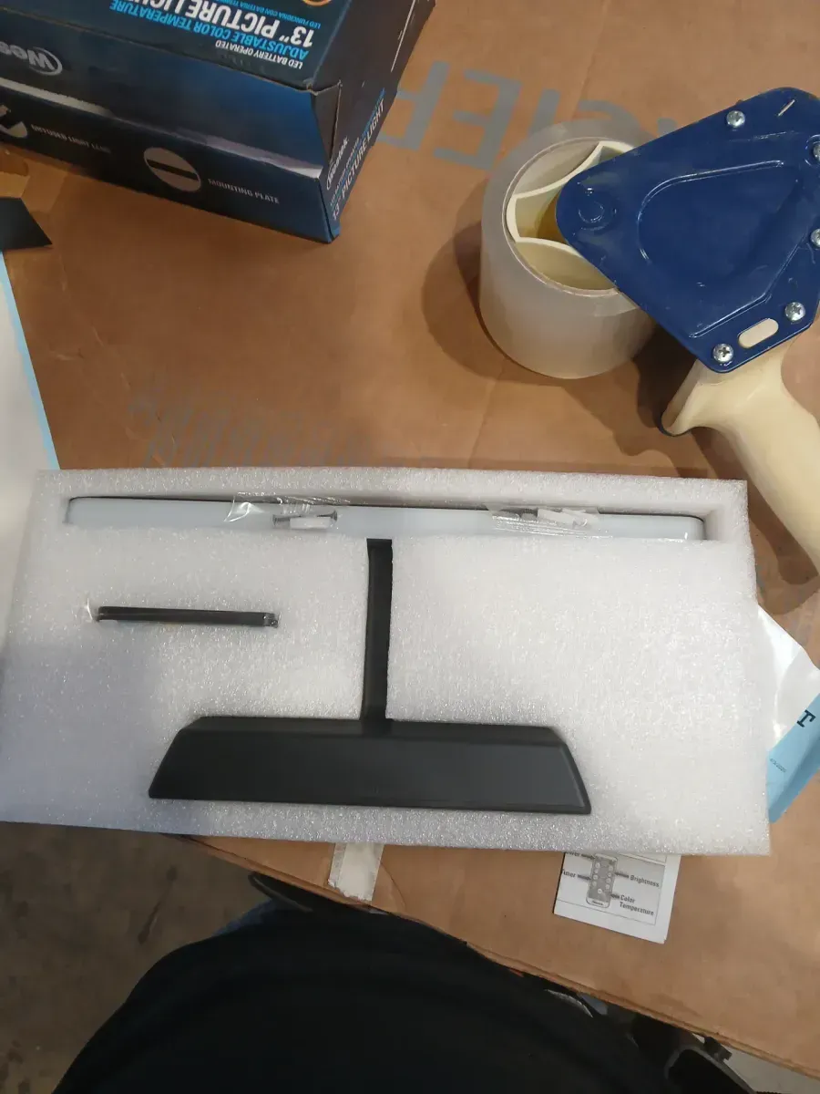 Matte Black 13 in. LED Adjustable White Picture Light - image 3