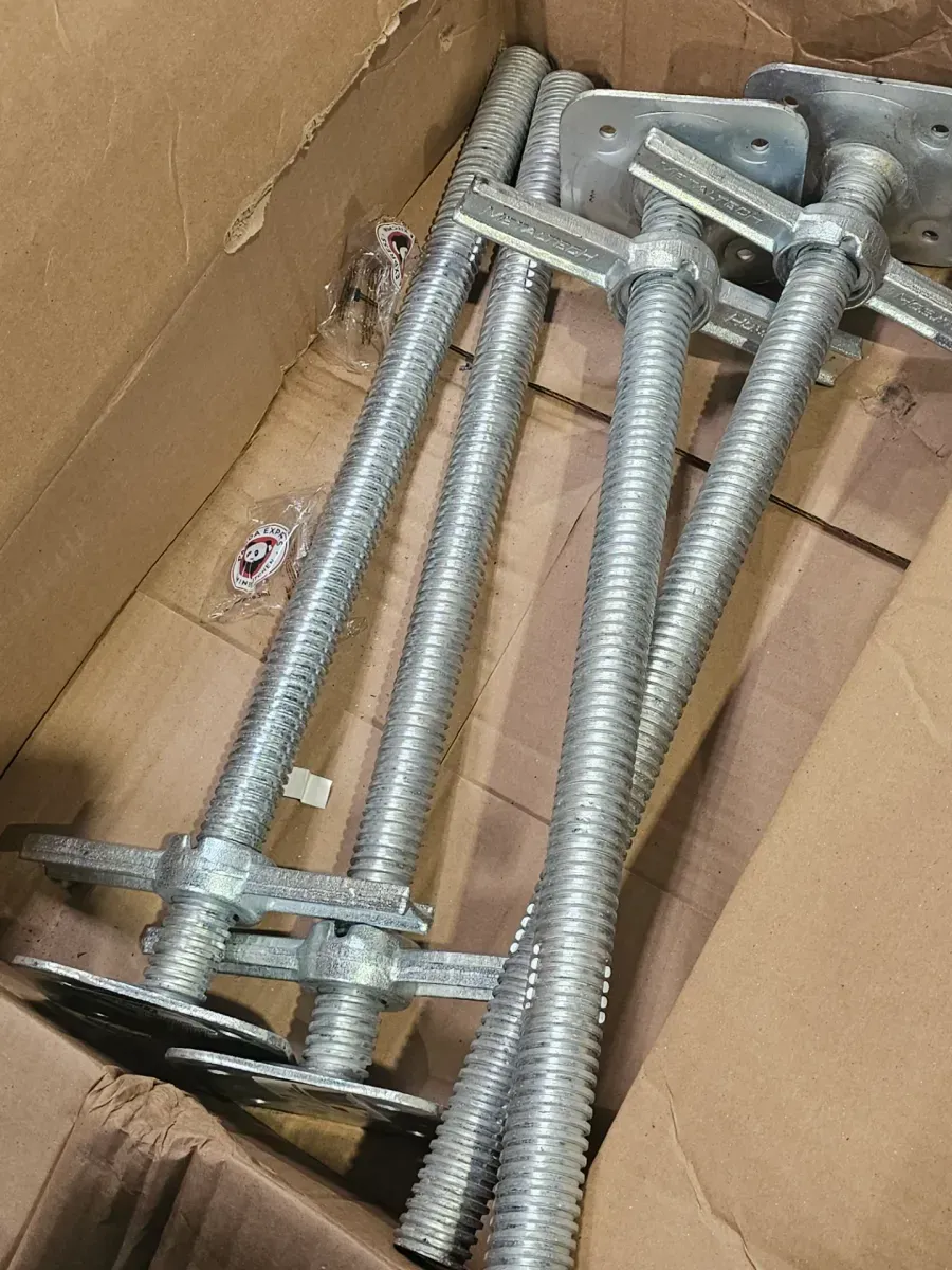 Adjustable Scaffolding Leveling Jack Base - image 2