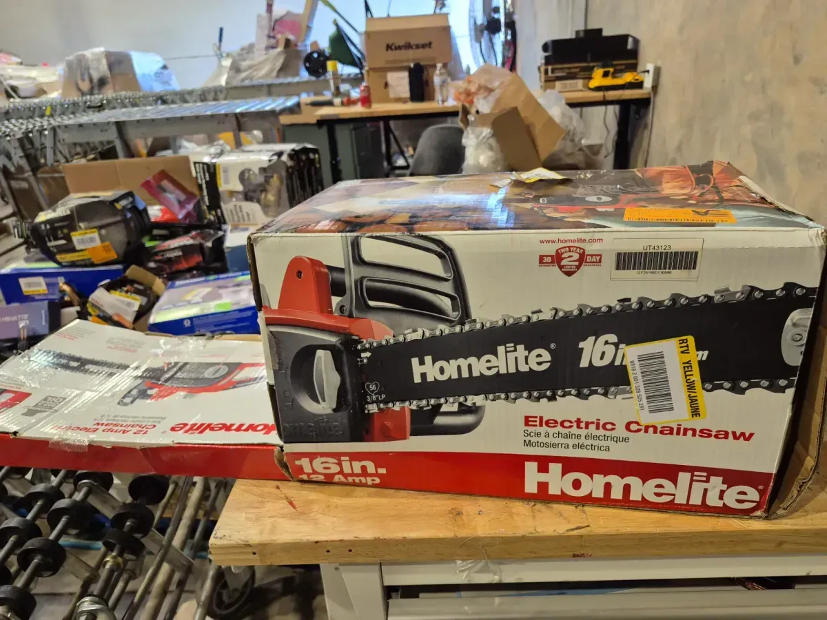 Homelite 16 in. 12 Amp Electric Chainsaw - image 3