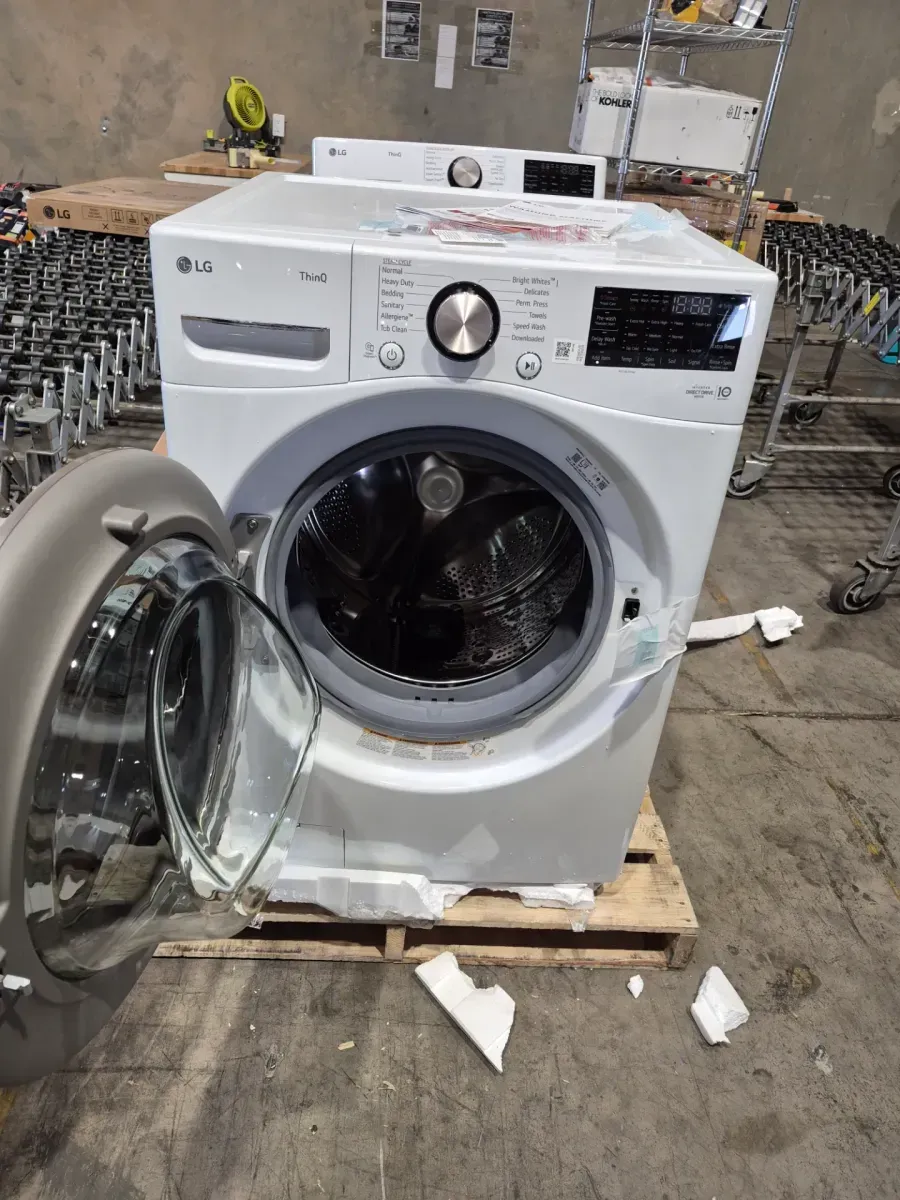 LG WM4000HWA 4.5 cu. ft. Ultra Large Capacity Smart Front Load Washer with Steam and TurboWash 360 Technology - image 3