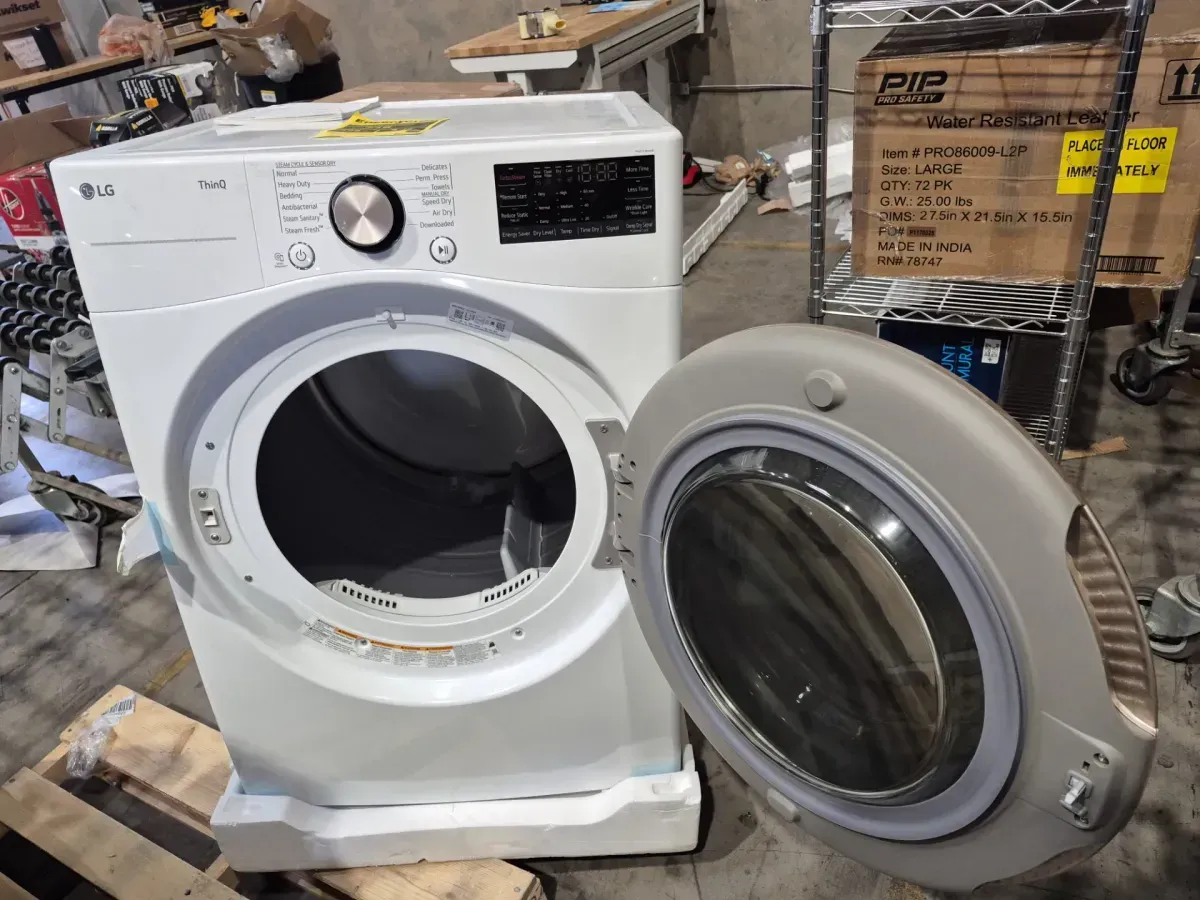 LG WM4000HWA 4.5 cu. ft. Ultra Large Capacity Smart Front Load Washer with Steam and TurboWash 360 Technology - image 4