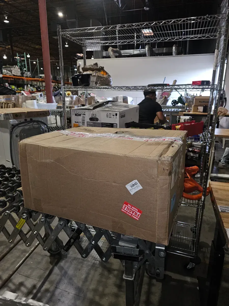 25 in. W x 19 in. D Cultured Marble Vanity Top in White with White Rectangular Single Sink - image 7